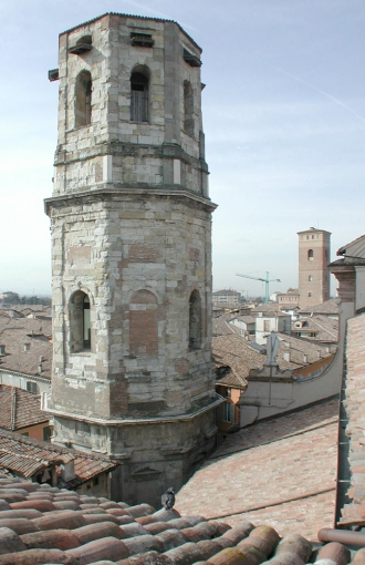 Tower raised between 1536-70 by Leonardo|...