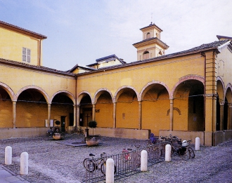 View of the external porticos