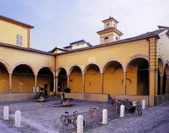 Veduta del porticato esterno