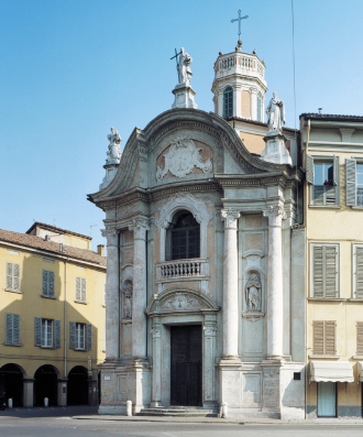 Facade of the Oratory of the Holy Crucif|...